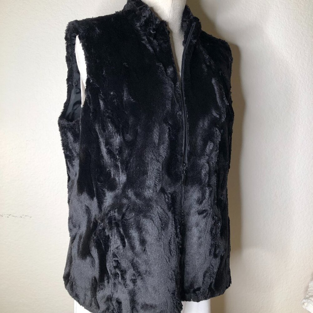 Gorgeous Faux Fur Ladies Vest/ Like New